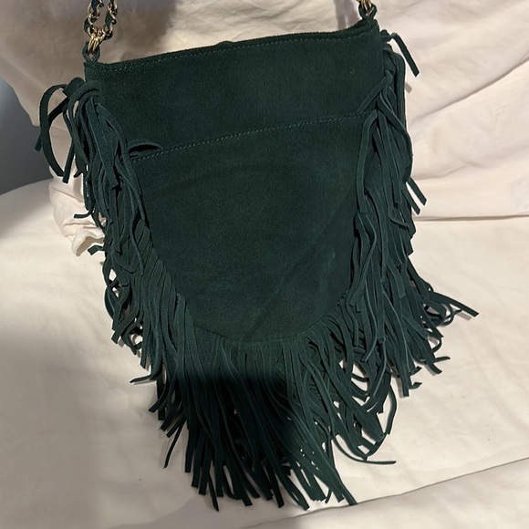 Encote green suede fringe bag with double woven chain from Urban Outfitters - Picture 3 of 6